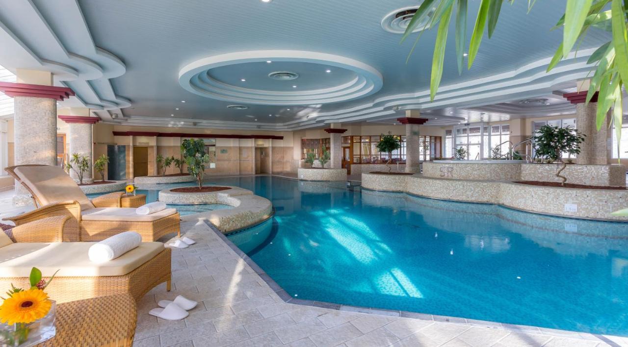 Slieve Russell Hotel Баликонъл Екстериор снимка