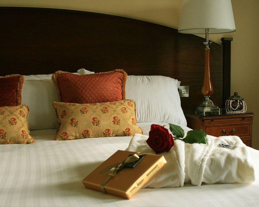 Slieve Russell Hotel Баликонъл Екстериор снимка