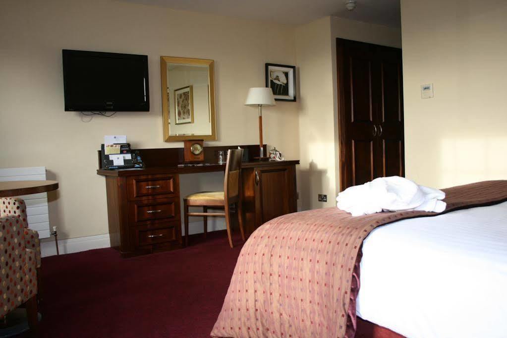 Slieve Russell Hotel Баликонъл Екстериор снимка